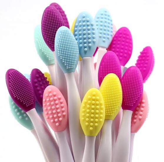 Lip Silicon Scrubbing Tool